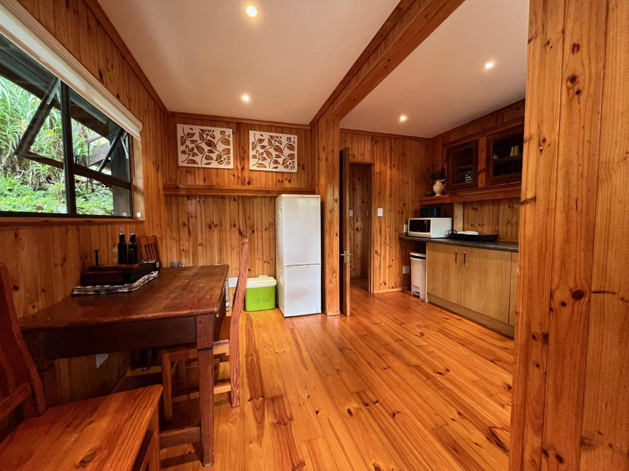 Peaceful Guest Suite With Balcony Views And Garden Setting Brenton-on-Sea Exterior foto