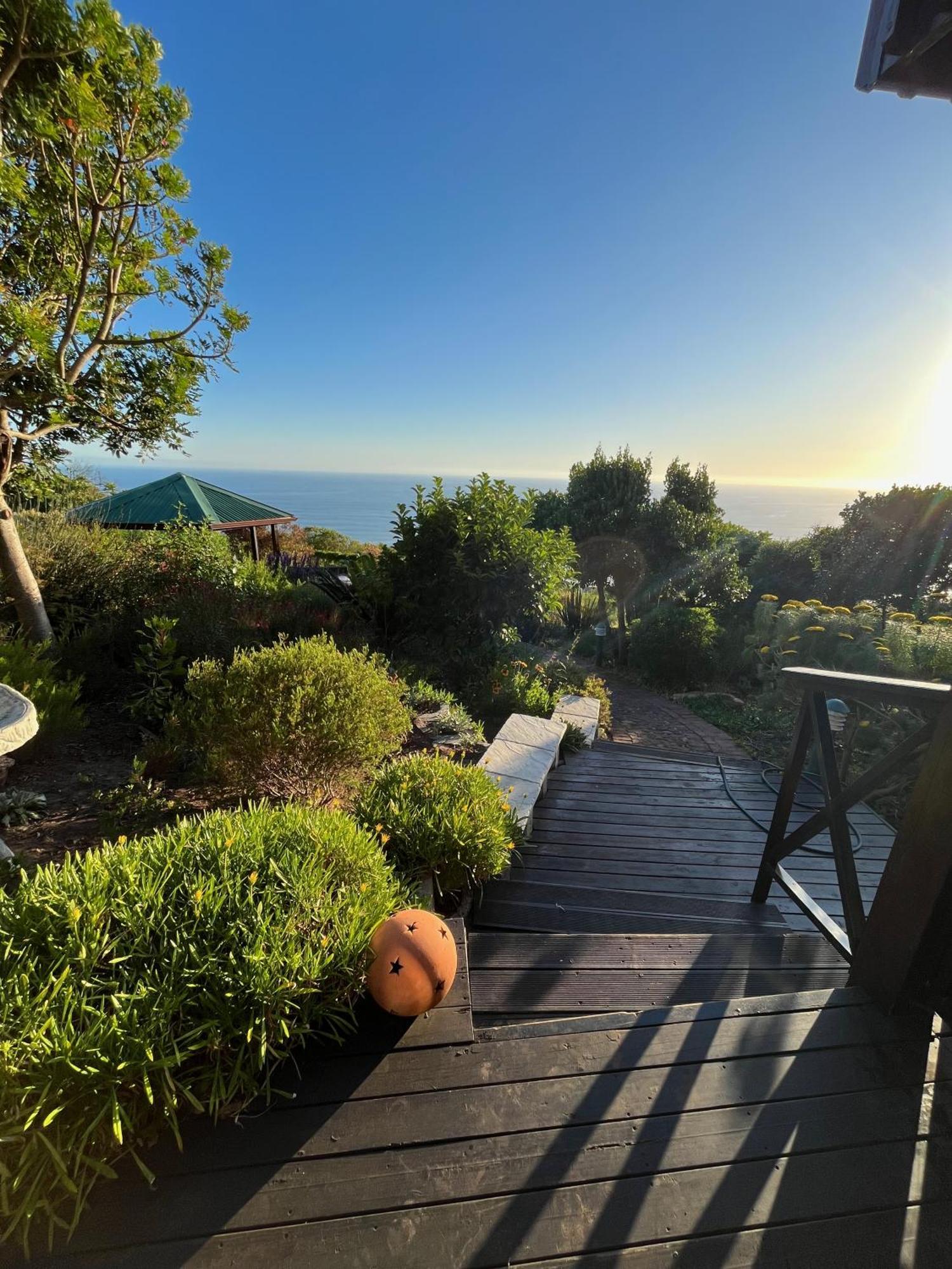 Peaceful Guest Suite With Balcony Views And Garden Setting Brenton-on-Sea Exterior foto