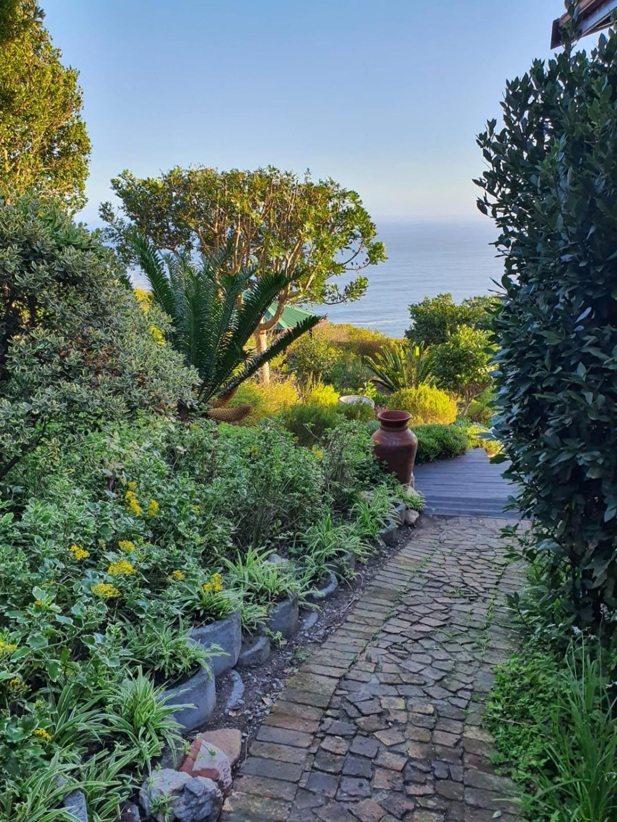 Peaceful Guest Suite With Balcony Views And Garden Setting Brenton-on-Sea Exterior foto
