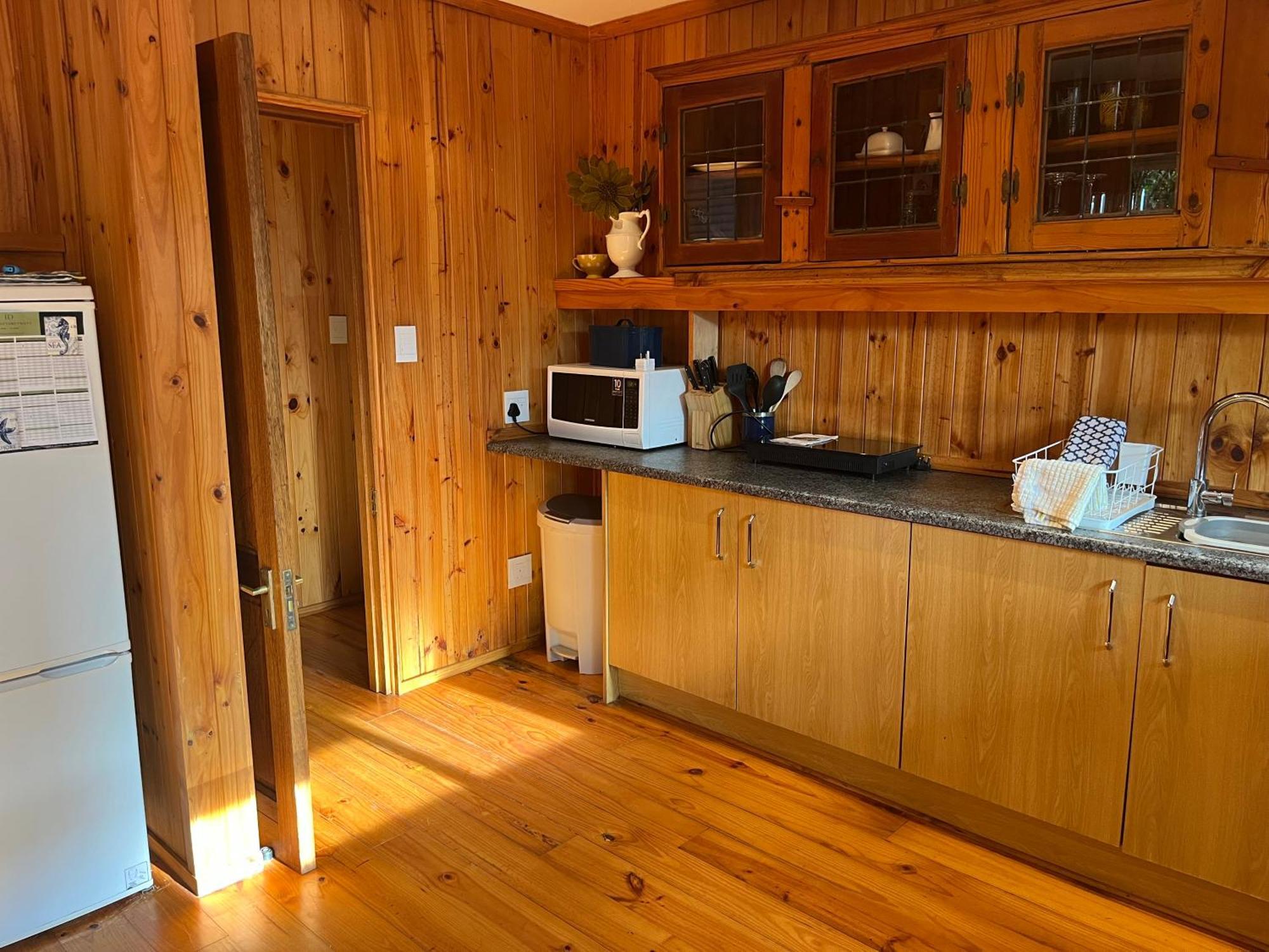 Peaceful Guest Suite With Balcony Views And Garden Setting Brenton-on-Sea Exterior foto
